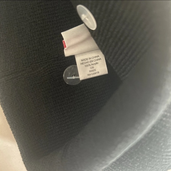 Levi’s 2 Pack Beanie Set, Cream & Black - Picture 5 of 5